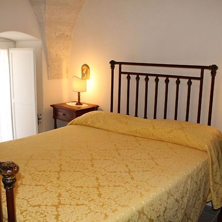 Palazzo Bitonti Bed & Breakfast Gagliano del Capo Exterior photo